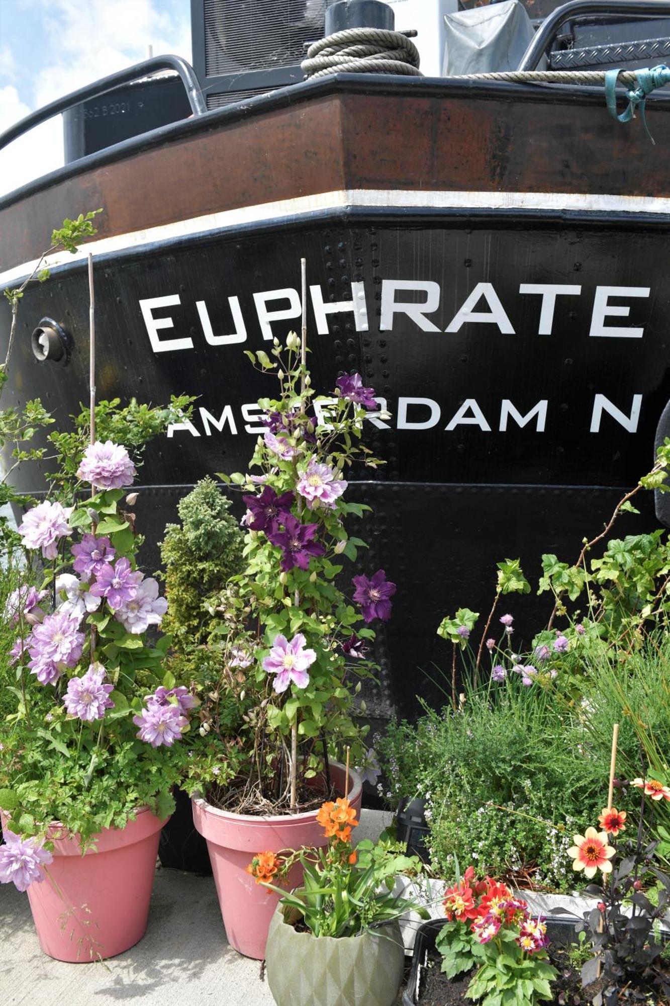Hotel Euphrate Houseboat à Amsterdam Extérieur photo